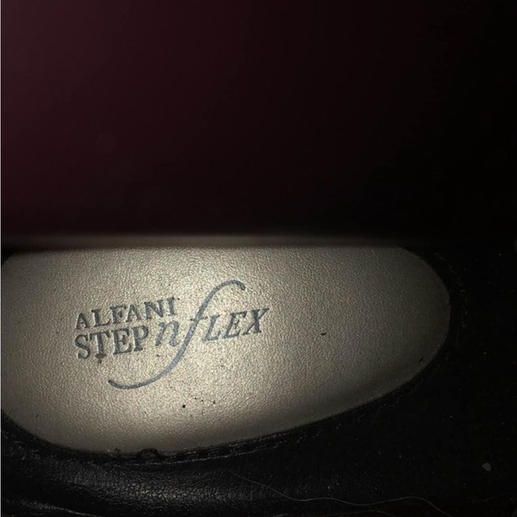 NEW! ALFANI SUEDE BOOTIES W/SIDE ZIPPER - Picture 4 of 4